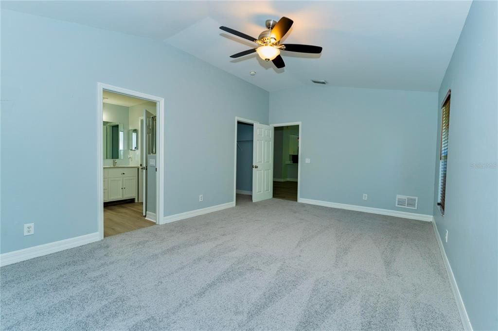 For Sale: $279,999 (3 beds, 2 baths, 1677 Square Feet)