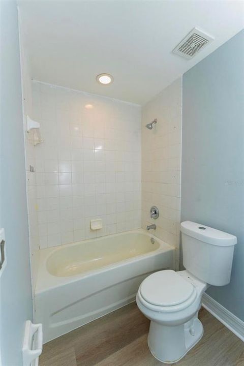 For Sale: $279,999 (3 beds, 2 baths, 1677 Square Feet)