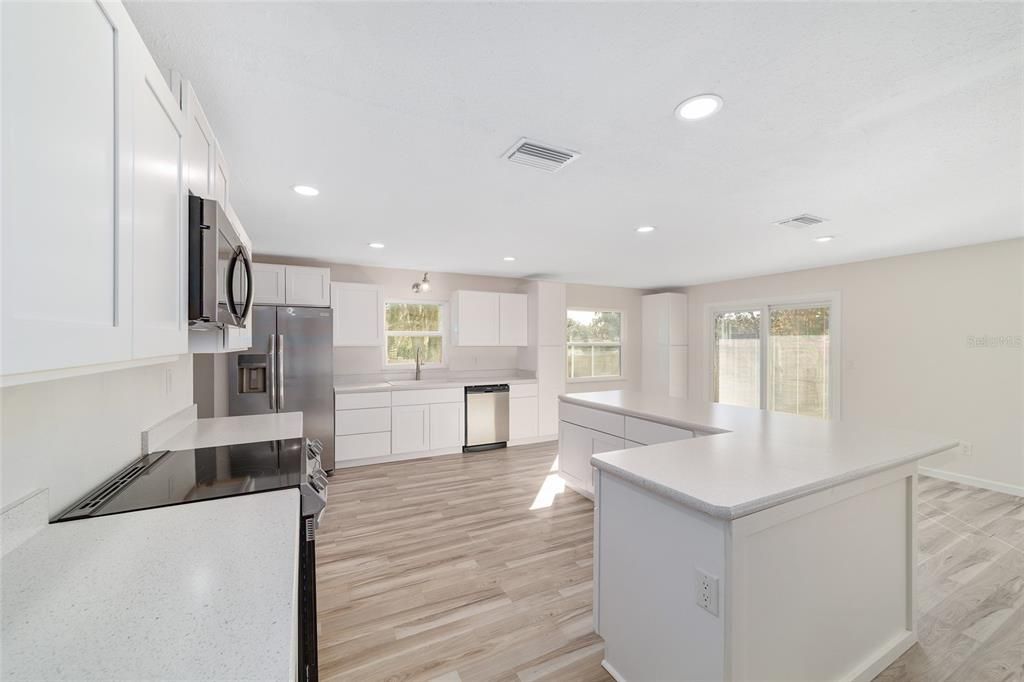 For Sale: $459,000 (4 beds, 3 baths, 2551 Square Feet)