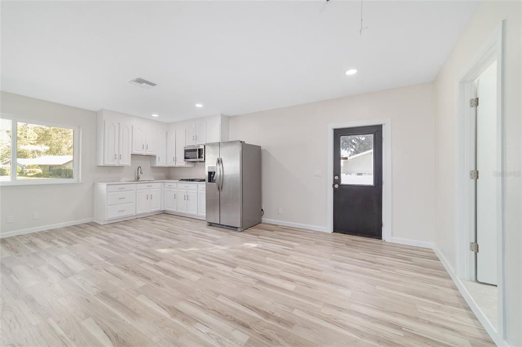 For Sale: $459,000 (4 beds, 3 baths, 2551 Square Feet)