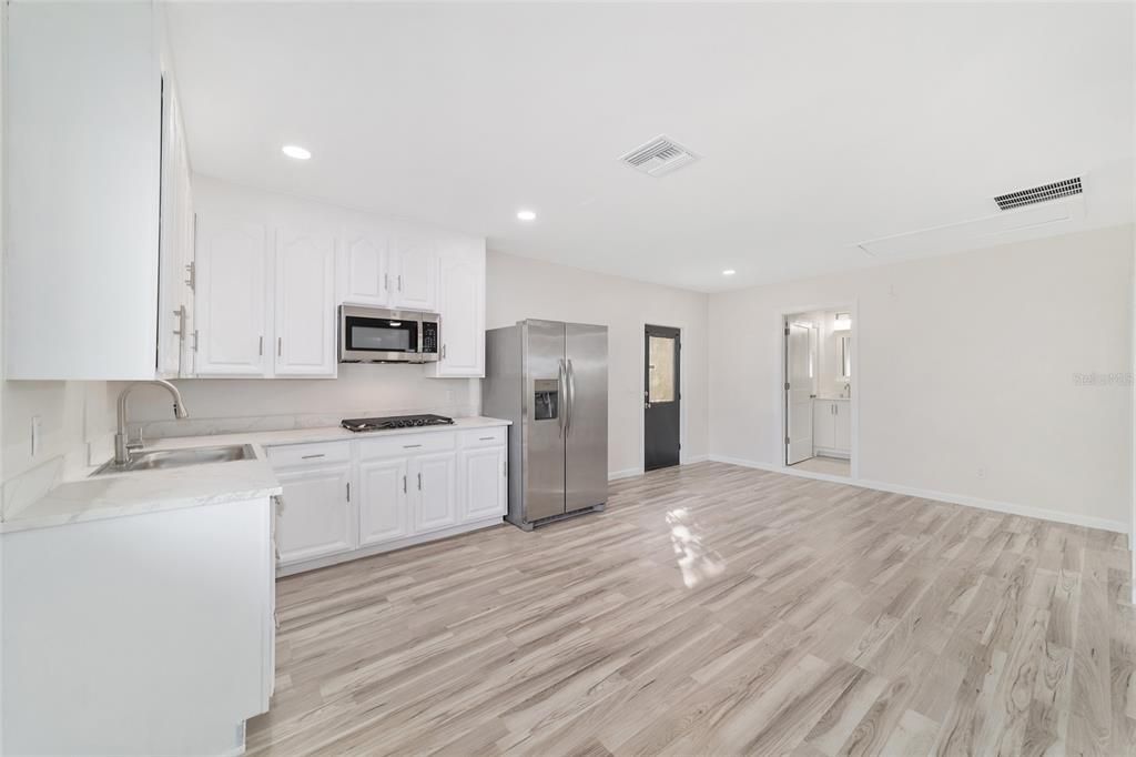 For Sale: $459,000 (4 beds, 3 baths, 2551 Square Feet)