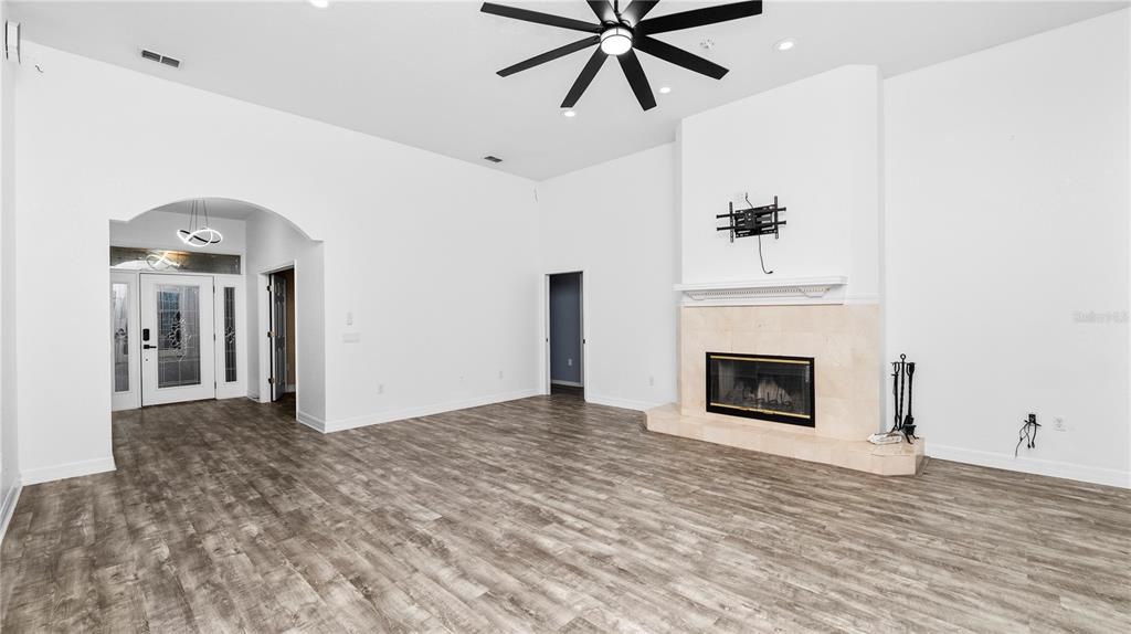 For Sale: $489,000 (4 beds, 3 baths, 2668 Square Feet)