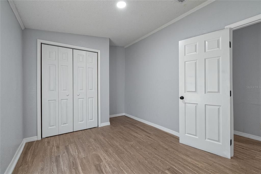 For Sale: $289,000 (5 beds, 2 baths, 1680 Square Feet)