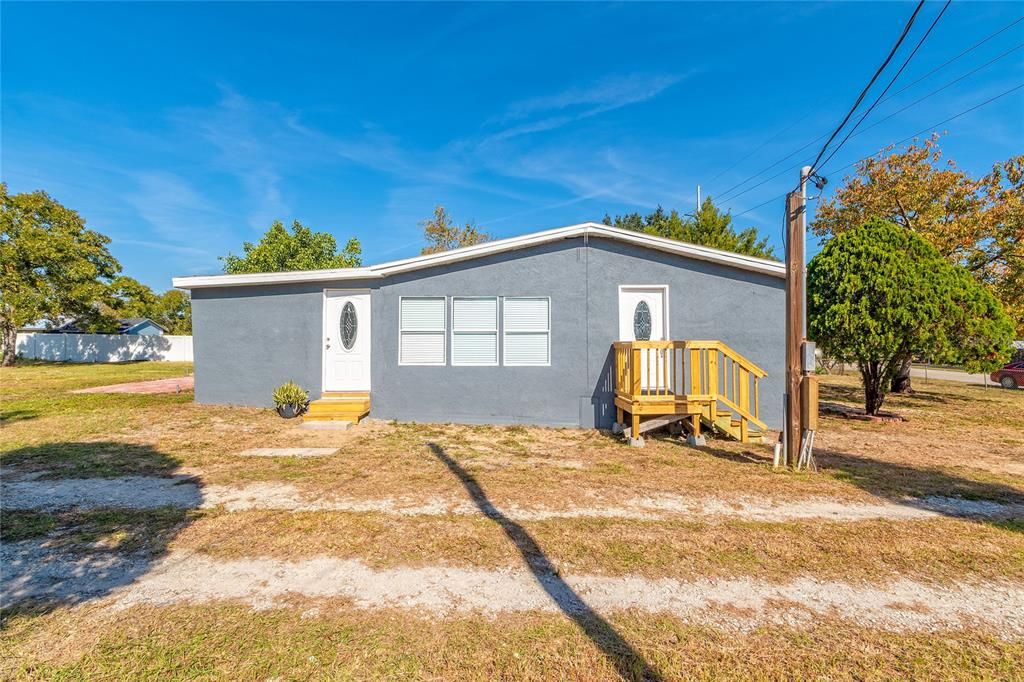 For Sale: $289,000 (5 beds, 2 baths, 1680 Square Feet)