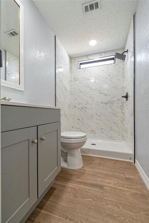 For Sale: $289,000 (5 beds, 2 baths, 1680 Square Feet)