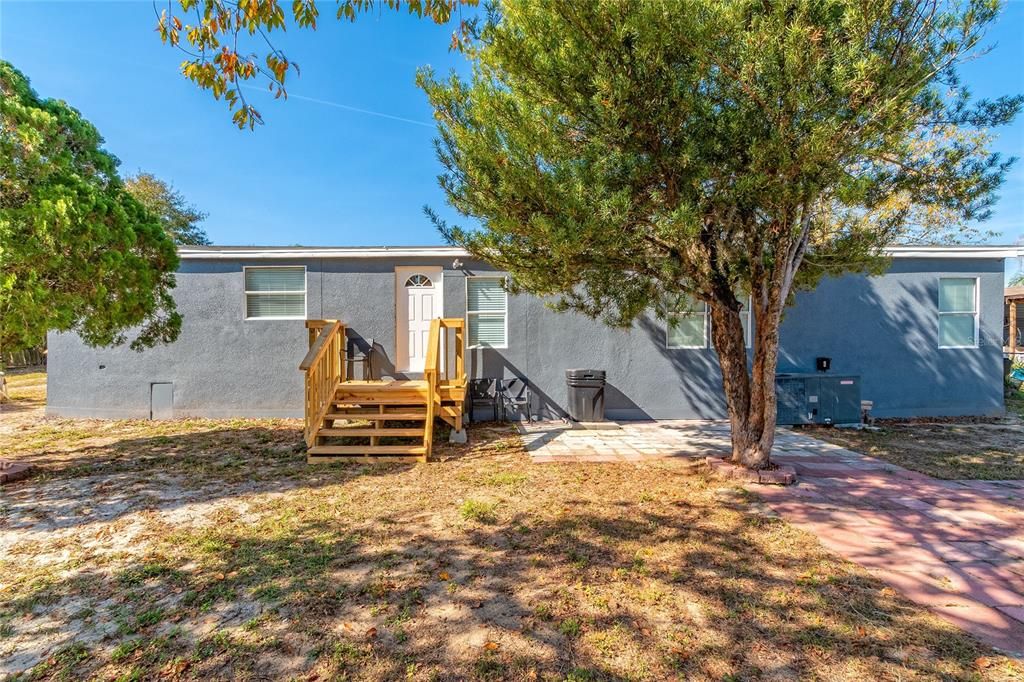 For Sale: $289,000 (5 beds, 2 baths, 1680 Square Feet)