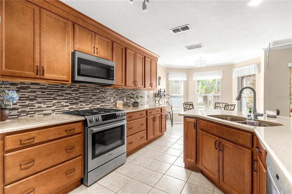 待售: $249,999 (2 贝兹, 2 浴室, 1682 平方英尺)