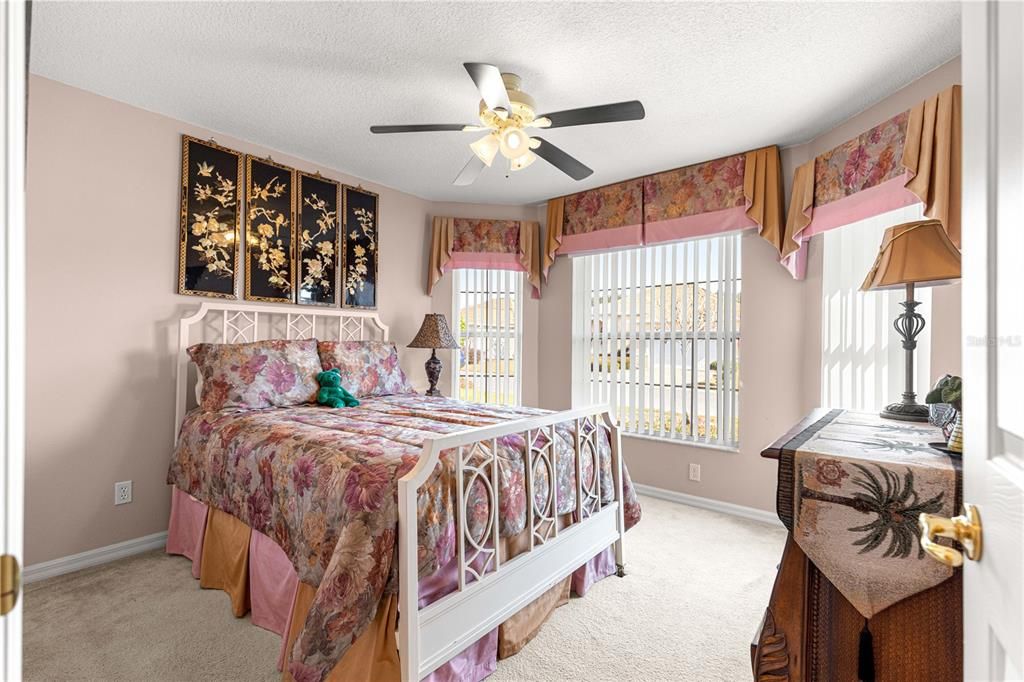 待售: $249,999 (2 贝兹, 2 浴室, 1682 平方英尺)