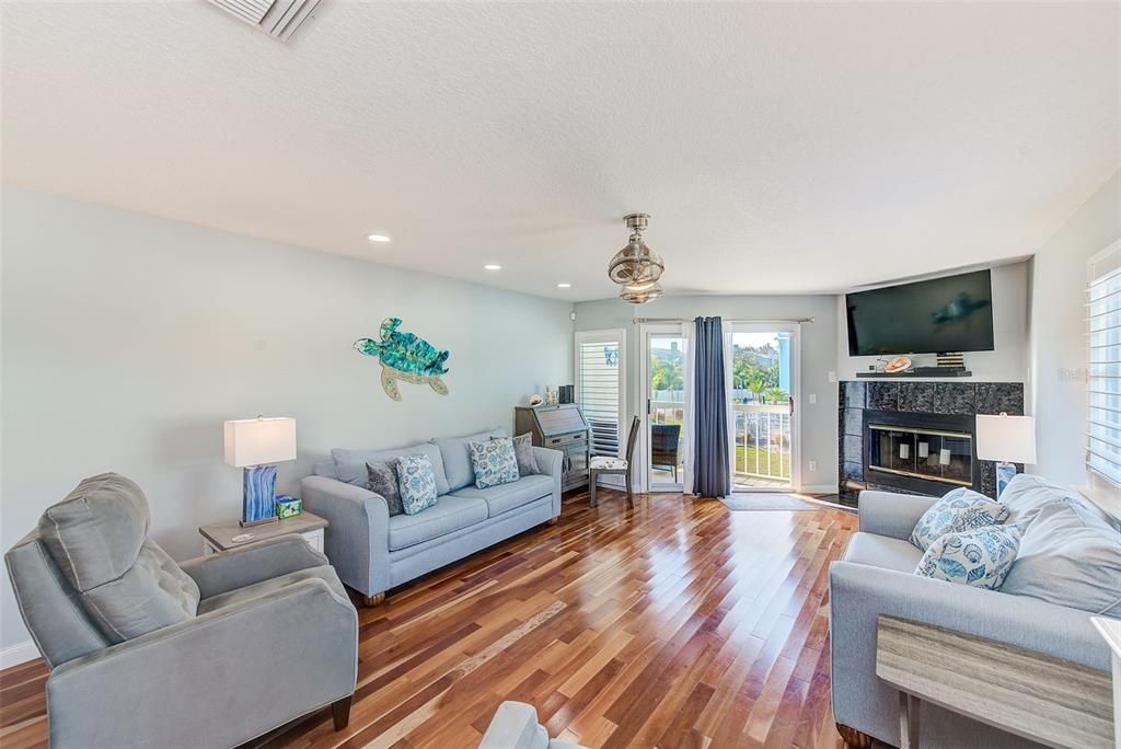 待售: $625,000 (3 贝兹, 3 浴室, 1656 平方英尺)