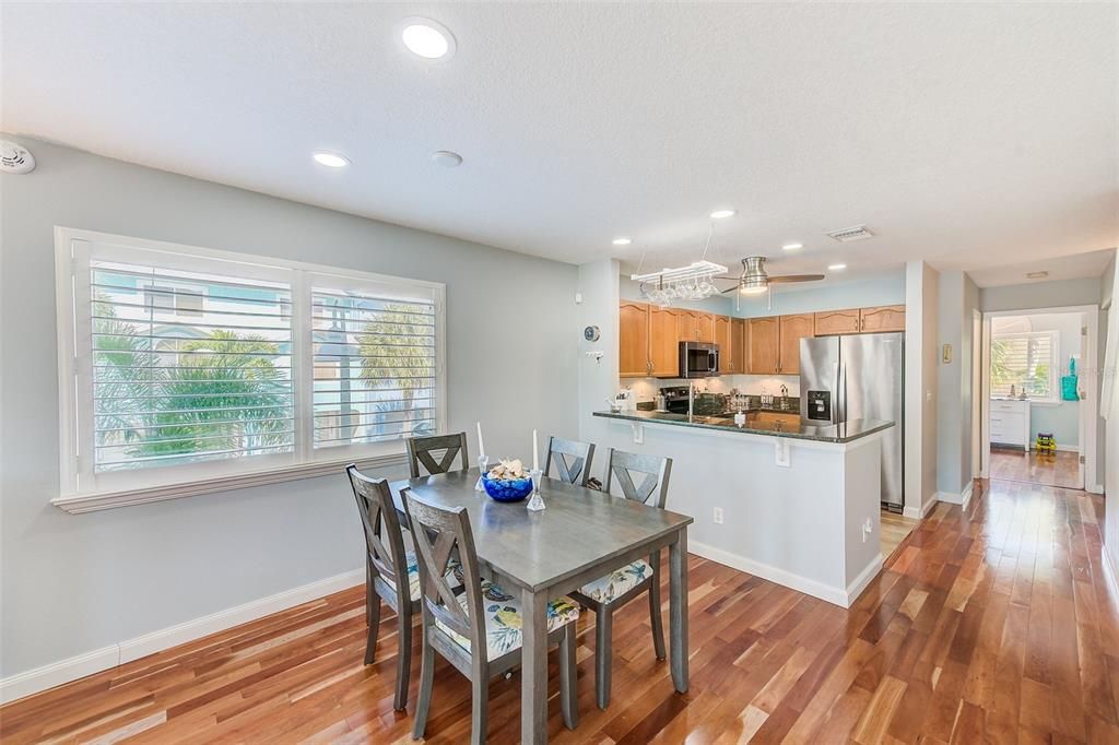 待售: $625,000 (3 贝兹, 3 浴室, 1656 平方英尺)