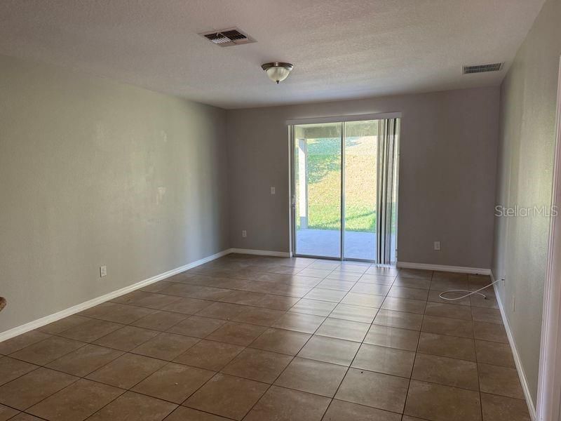 出租: $1,975 (3 贝兹, 2 浴室, 1526 平方英尺)