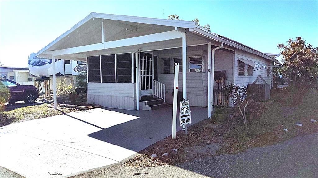 For Sale: $69,000 (1 beds, 1 baths, 624 Square Feet)