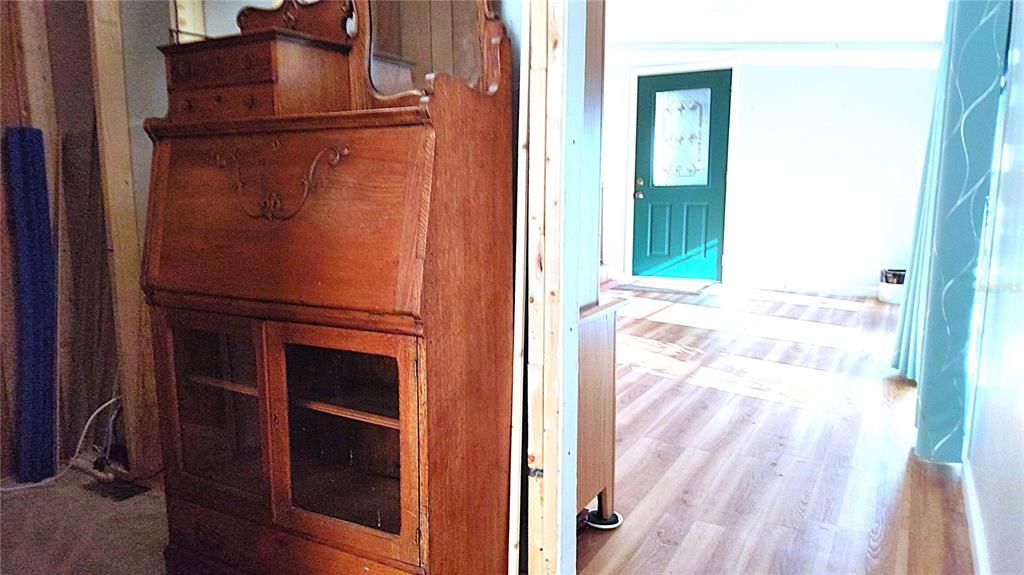 For Sale: $69,000 (1 beds, 1 baths, 624 Square Feet)