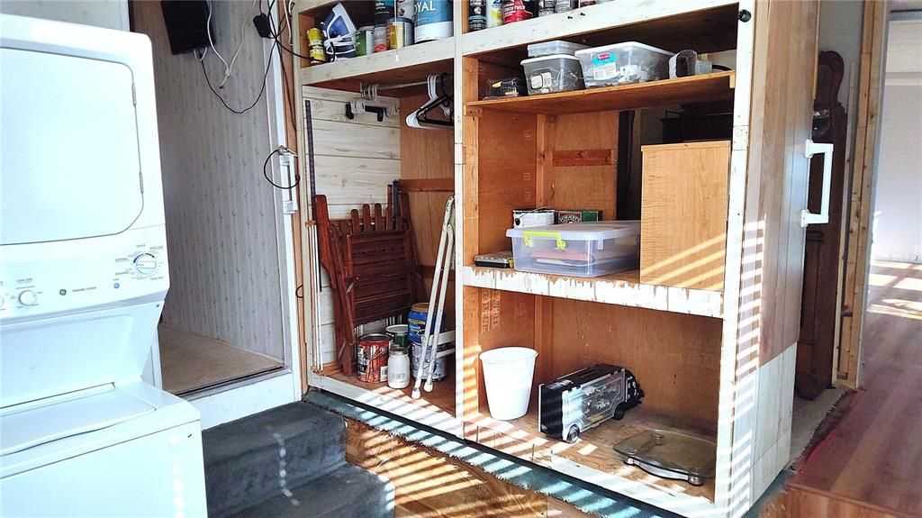 For Sale: $69,000 (1 beds, 1 baths, 624 Square Feet)