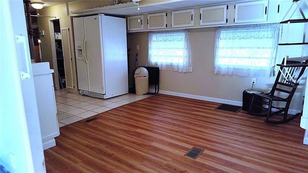 For Sale: $69,000 (1 beds, 1 baths, 624 Square Feet)