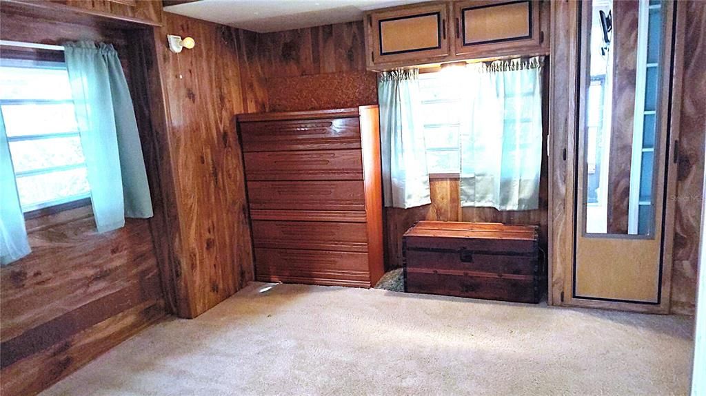 For Sale: $69,000 (1 beds, 1 baths, 624 Square Feet)