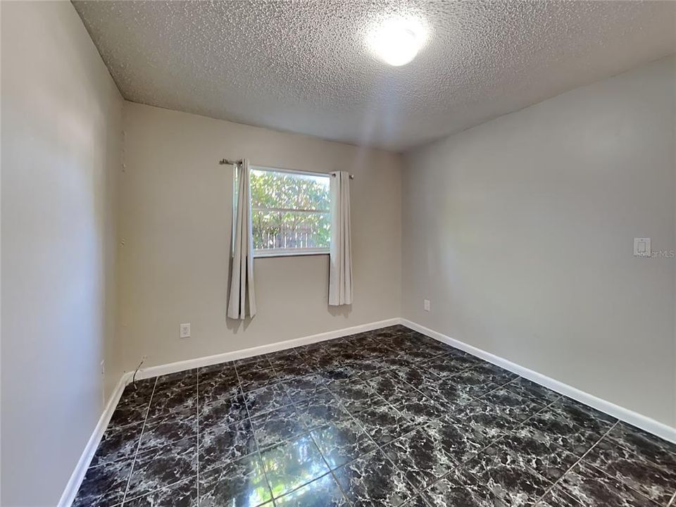 For Rent: $1,799 (2 beds, 1 baths, 1713 Square Feet)