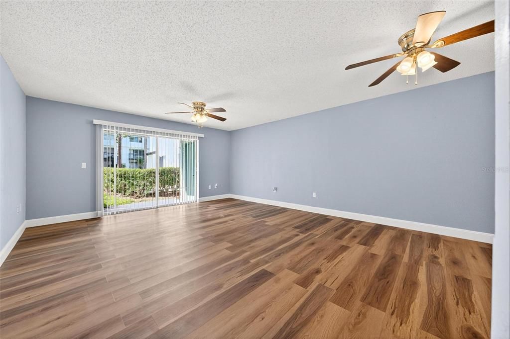 For Sale: $157,000 (2 beds, 1 baths, 1208 Square Feet)