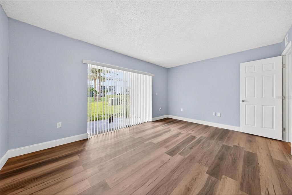 For Sale: $157,000 (2 beds, 1 baths, 1208 Square Feet)