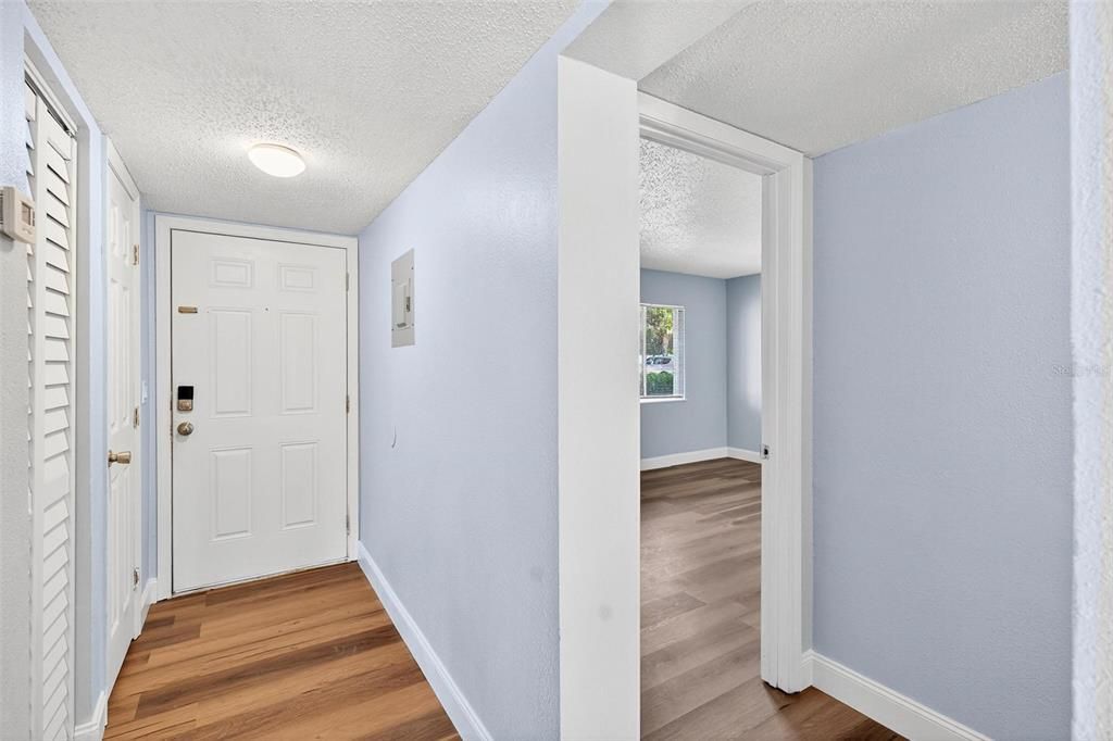 For Sale: $157,000 (2 beds, 1 baths, 1208 Square Feet)