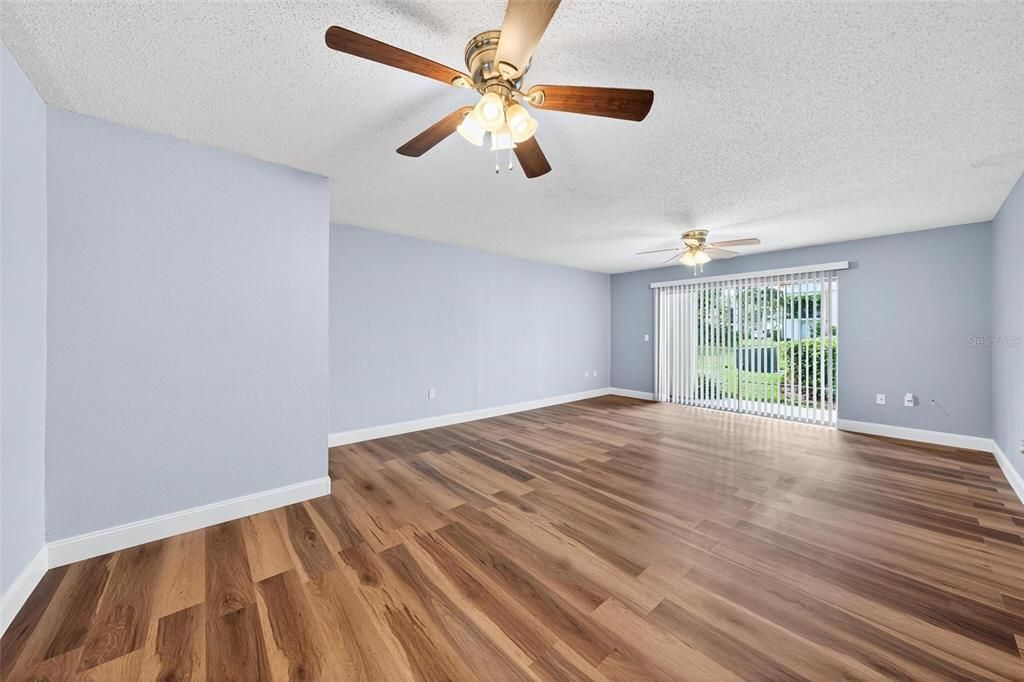 For Sale: $157,000 (2 beds, 1 baths, 1208 Square Feet)