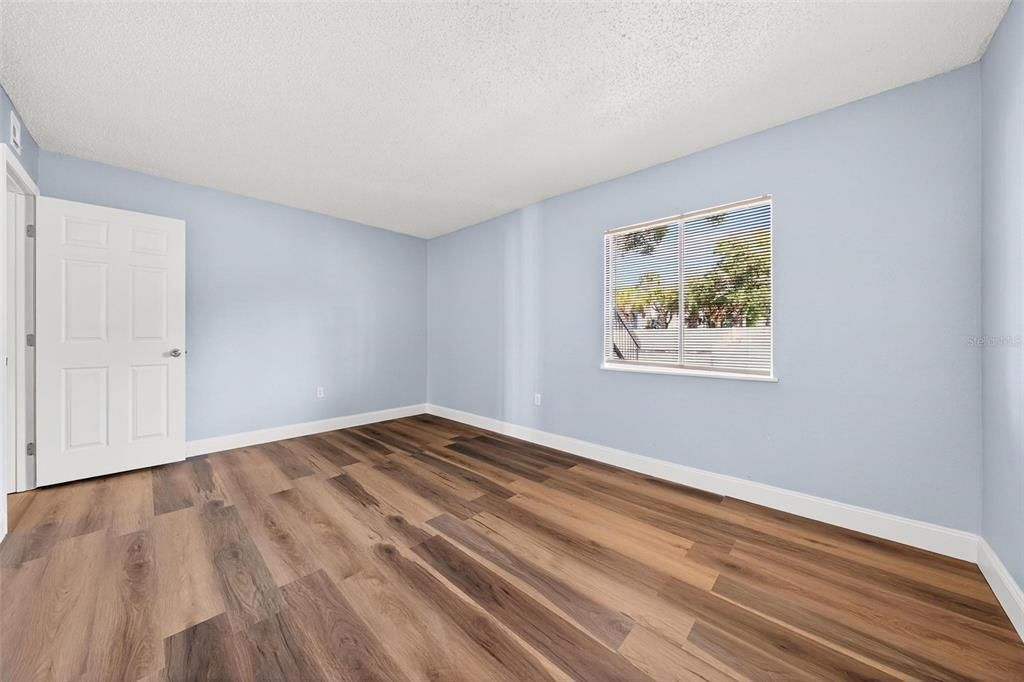 For Sale: $157,000 (2 beds, 1 baths, 1208 Square Feet)