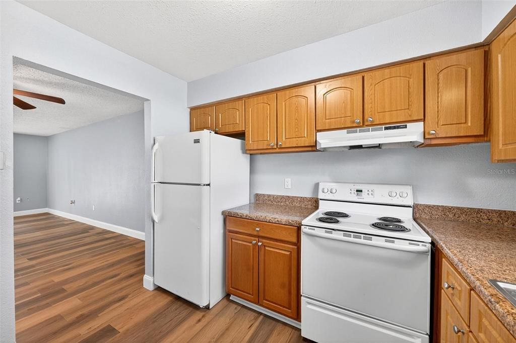 For Sale: $157,000 (2 beds, 1 baths, 1208 Square Feet)