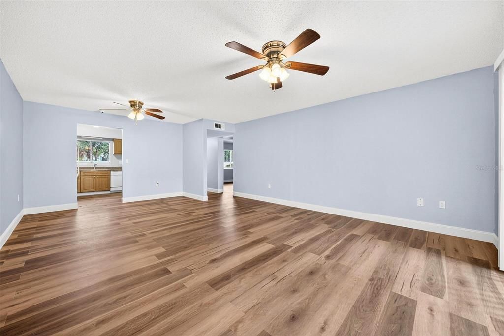 For Sale: $157,000 (2 beds, 1 baths, 1208 Square Feet)