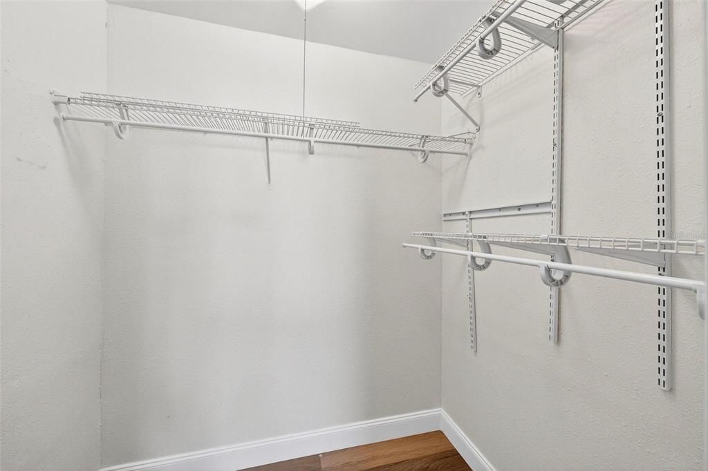 For Sale: $157,000 (2 beds, 1 baths, 1208 Square Feet)