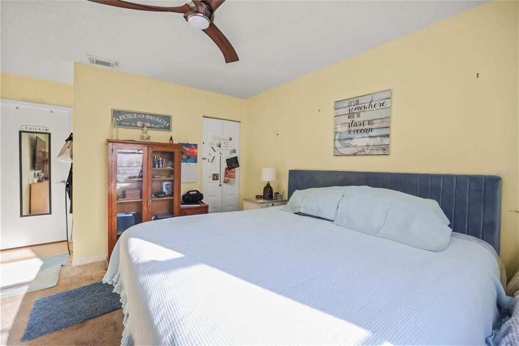 待售: $99,999 (2 贝兹, 2 浴室, 984 平方英尺)