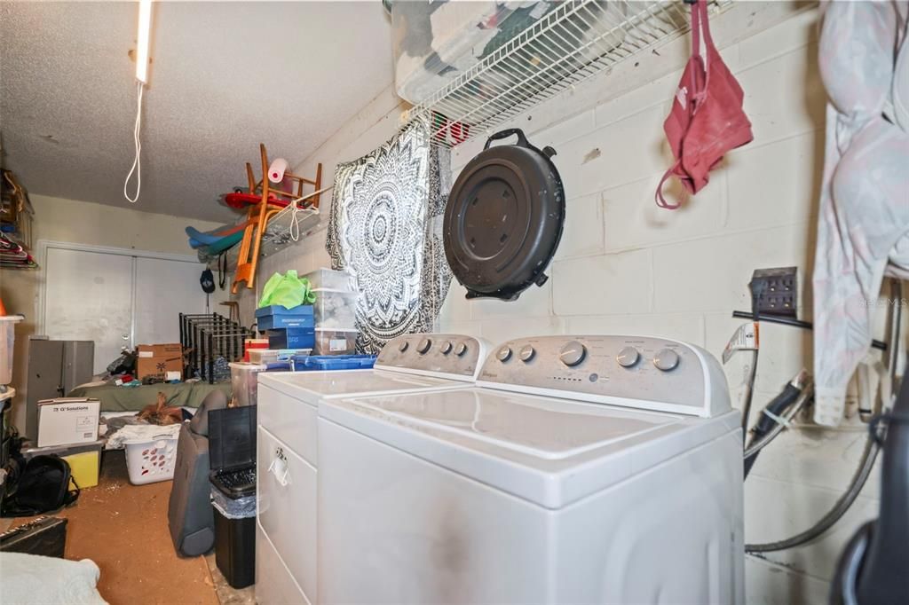 待售: $99,999 (2 贝兹, 2 浴室, 984 平方英尺)