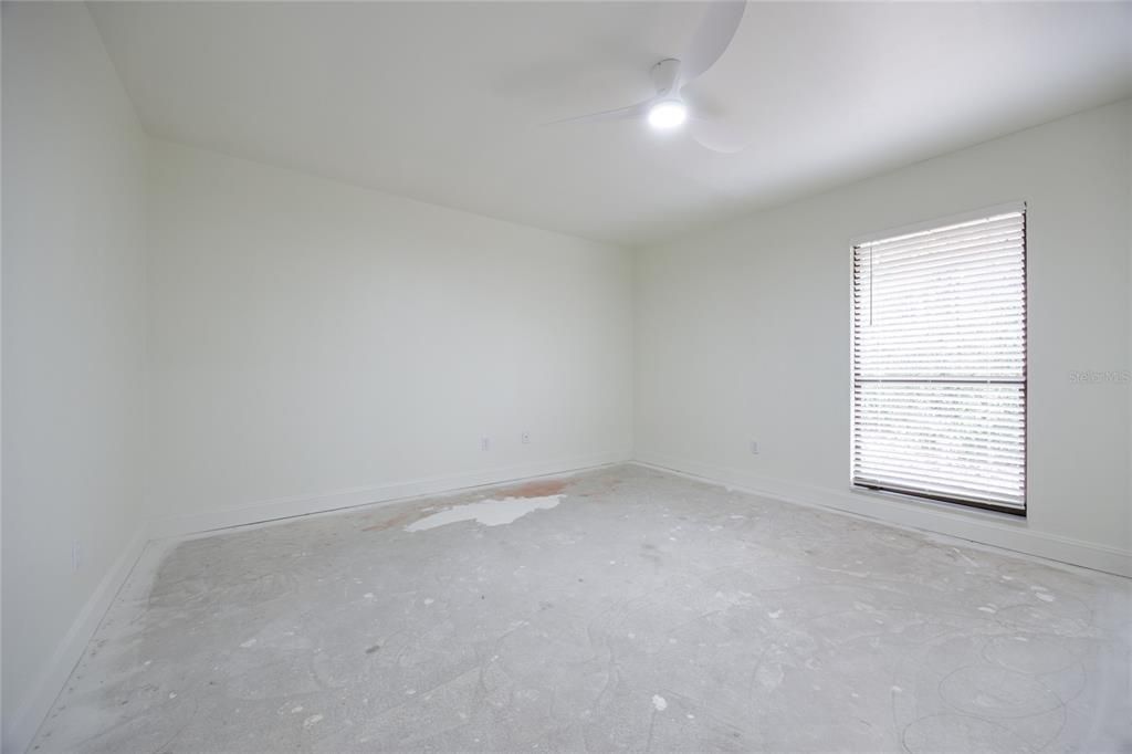 合同活跃: $314,000 (3 贝兹, 2 浴室, 1475 平方英尺)