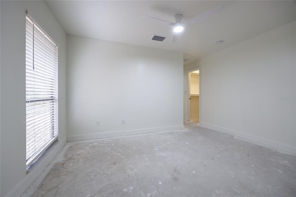 合同活跃: $314,000 (3 贝兹, 2 浴室, 1475 平方英尺)