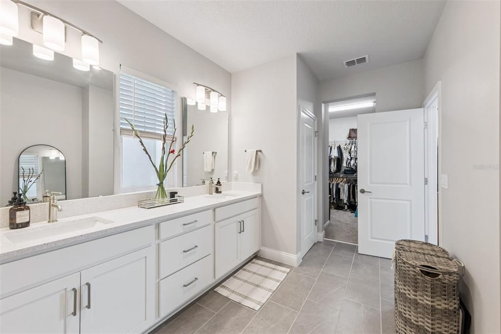 На продажу: $729,900 (3 спален, 2 ванн, 2334 Квадратных фут)