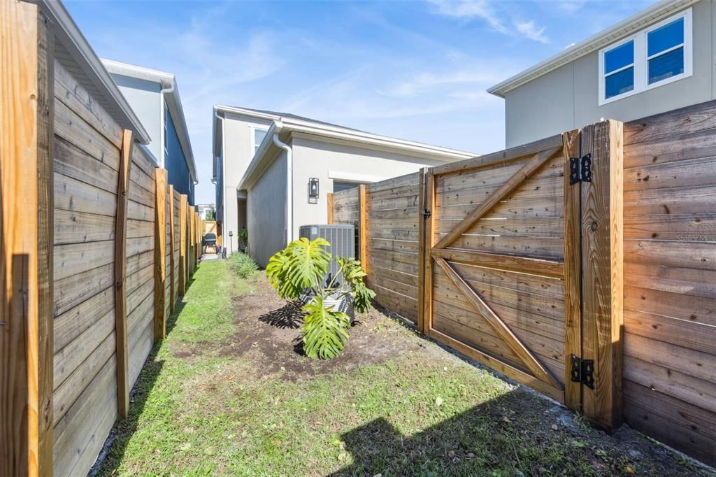 На продажу: $729,900 (3 спален, 2 ванн, 2334 Квадратных фут)