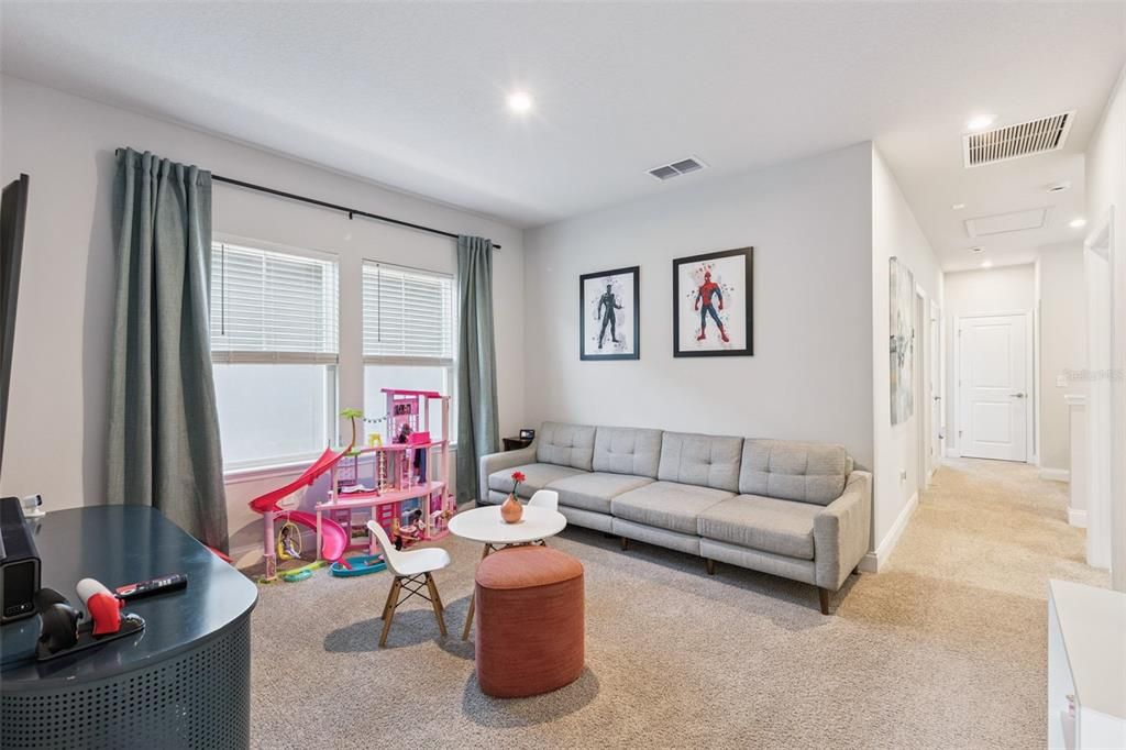 На продажу: $729,900 (3 спален, 2 ванн, 2334 Квадратных фут)