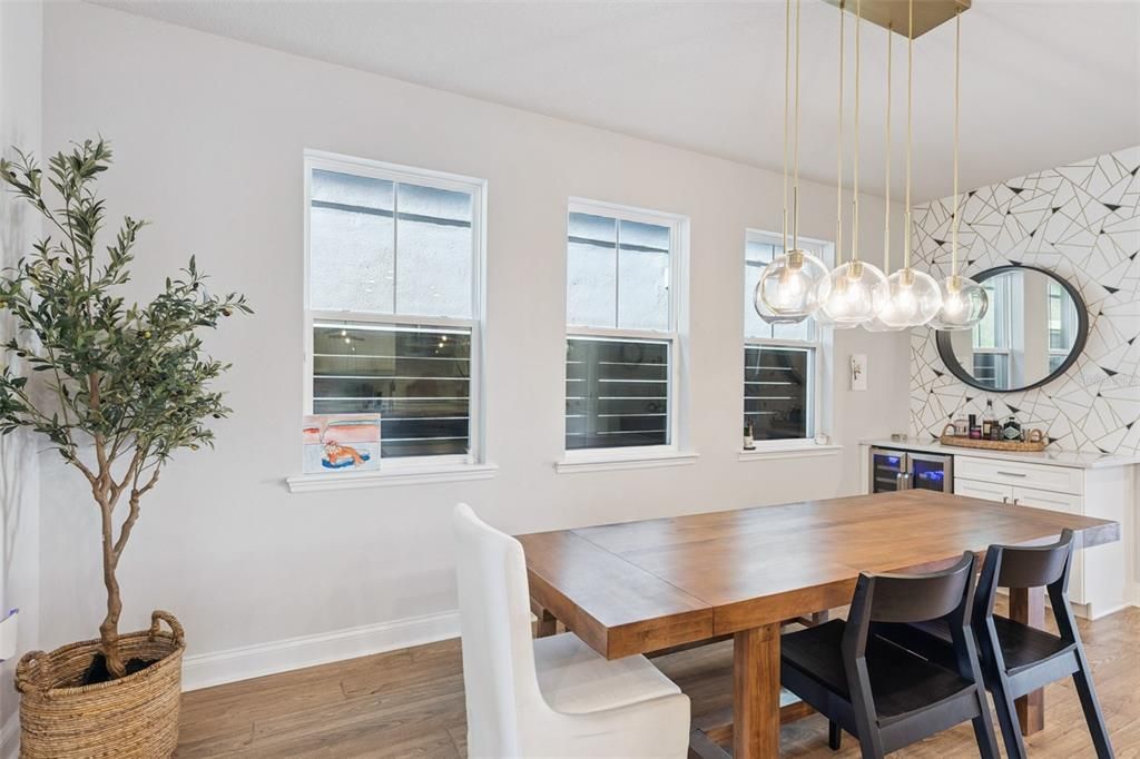 На продажу: $729,900 (3 спален, 2 ванн, 2334 Квадратных фут)