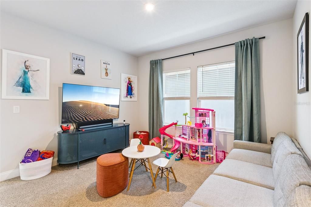 На продажу: $729,900 (3 спален, 2 ванн, 2334 Квадратных фут)