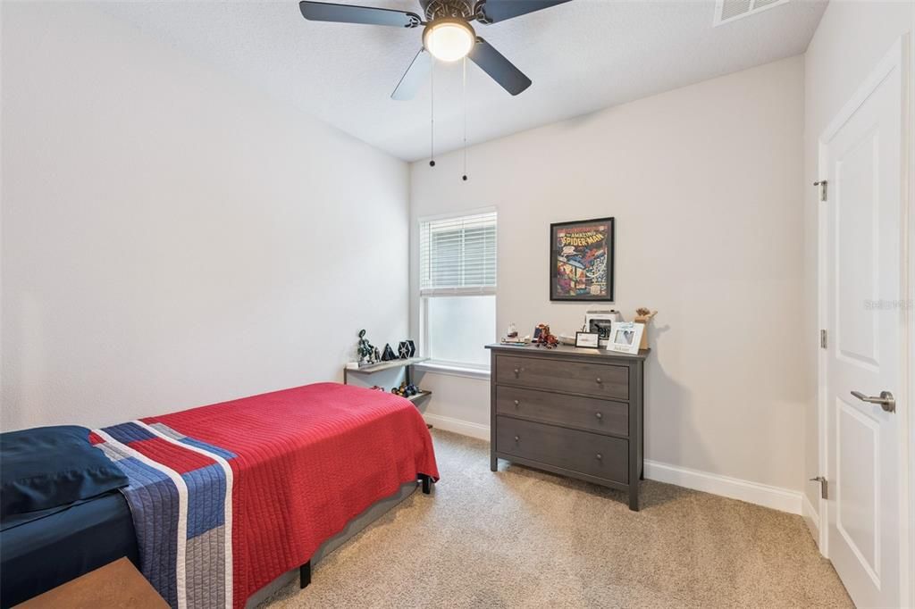 На продажу: $729,900 (3 спален, 2 ванн, 2334 Квадратных фут)