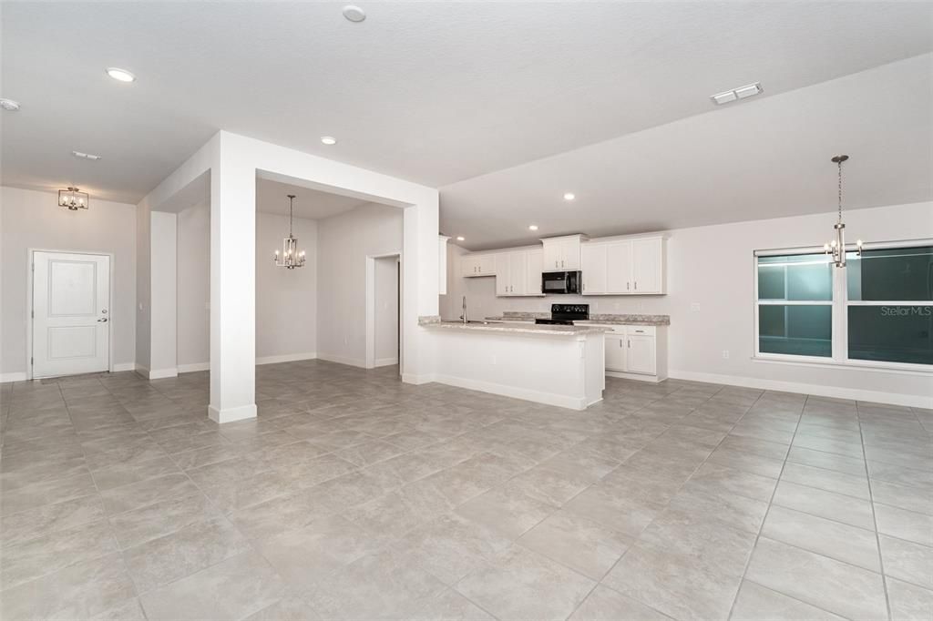 En Venta: $310,000 (3 camas, 2 baños, 1955 Pies cuadrados)