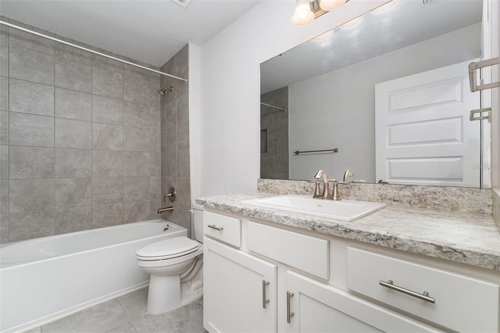 En Venta: $310,000 (3 camas, 2 baños, 1955 Pies cuadrados)