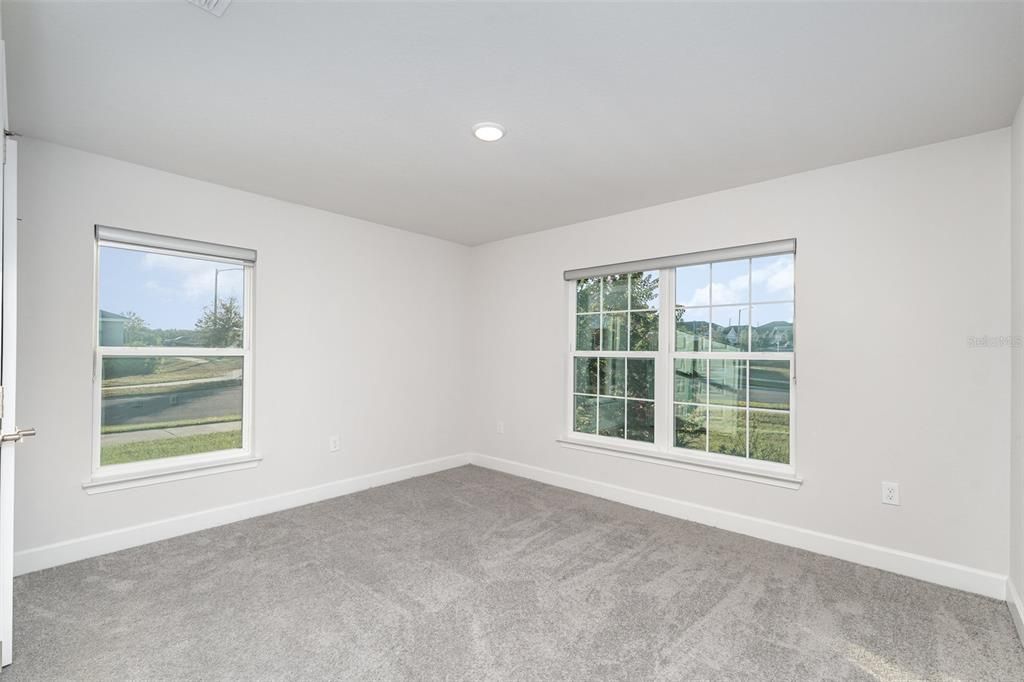 En Venta: $310,000 (3 camas, 2 baños, 1955 Pies cuadrados)