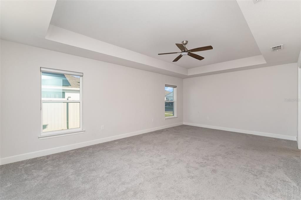 En Venta: $310,000 (3 camas, 2 baños, 1955 Pies cuadrados)