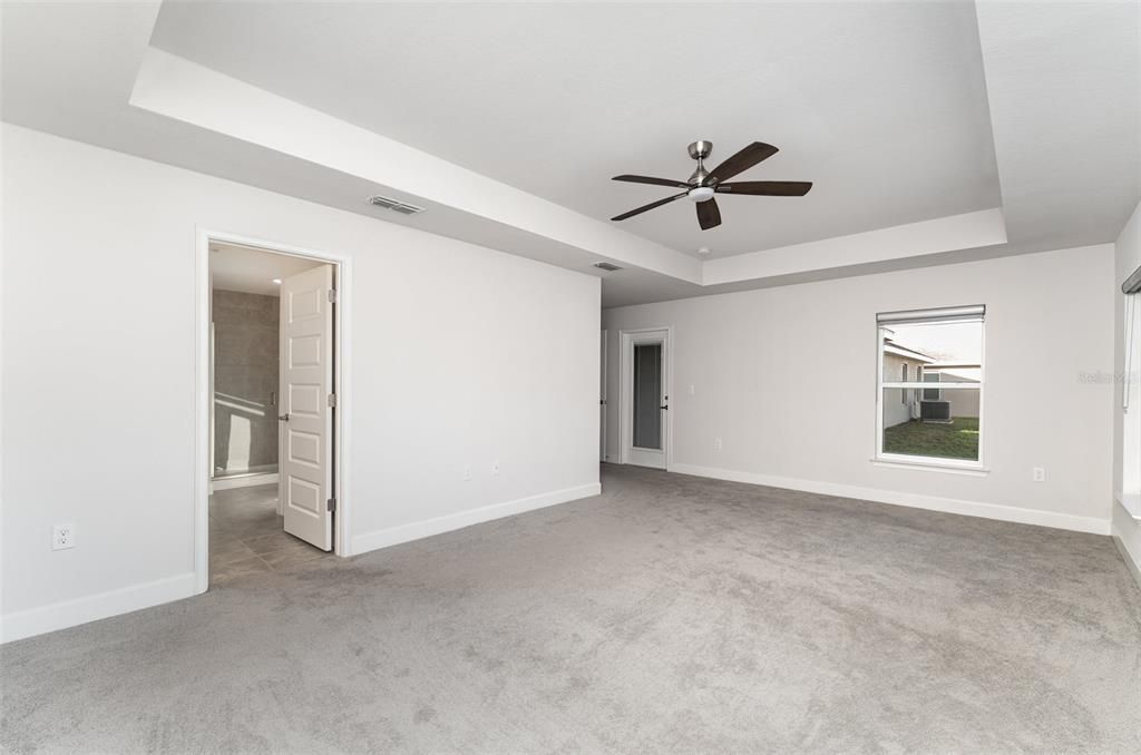 En Venta: $310,000 (3 camas, 2 baños, 1955 Pies cuadrados)