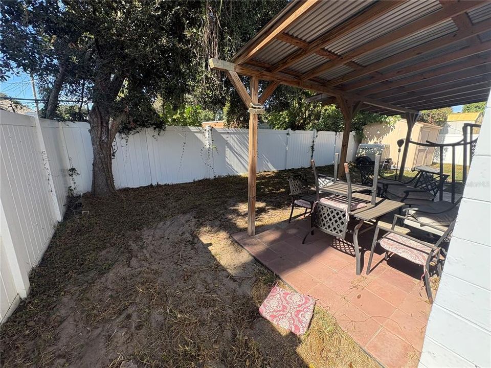 For Sale: $359,900 (3 beds, 2 baths, 1215 Square Feet)