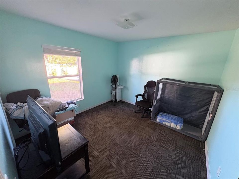 For Sale: $359,900 (3 beds, 2 baths, 1215 Square Feet)