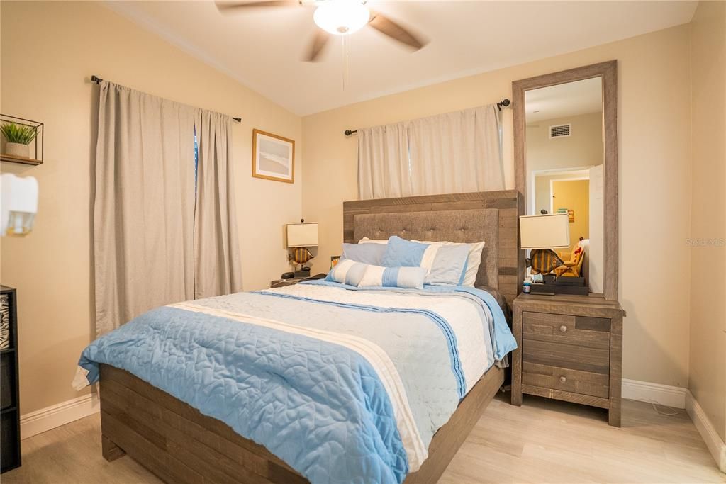 En Venta: $369,900 (3 camas, 2 baños, 1030 Pies cuadrados)