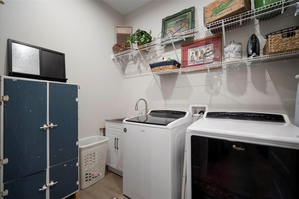 На продажу: $1,500,000 (5 спален, 3 ванн, 3318 Квадратных фут)