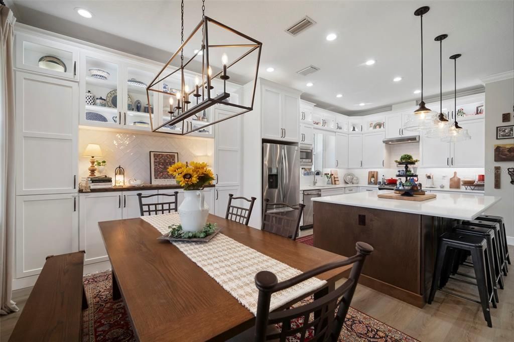 На продажу: $1,500,000 (5 спален, 3 ванн, 3318 Квадратных фут)