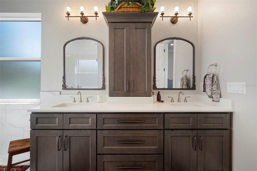 На продажу: $1,500,000 (5 спален, 3 ванн, 3318 Квадратных фут)